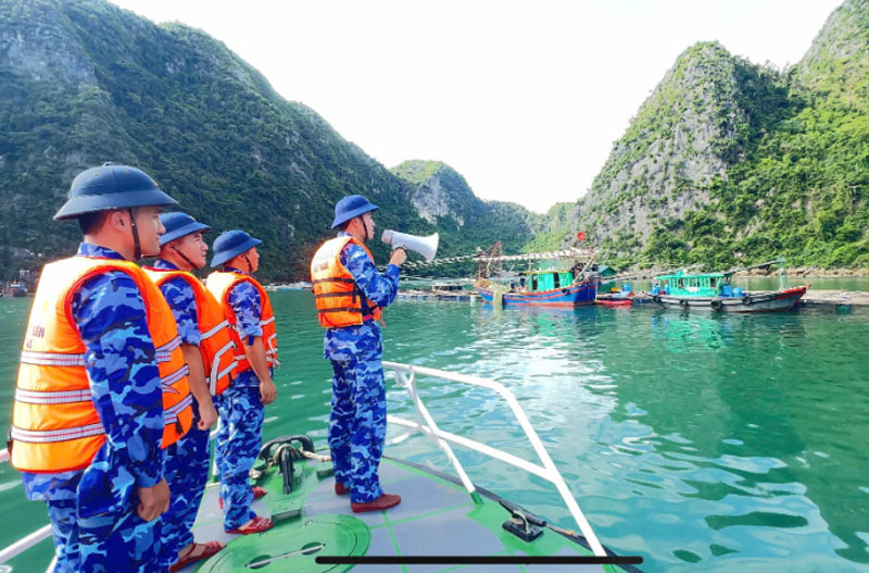 Bình yên biển, đảo quê hương: Điểm tựa của nhân dân trong dông bão