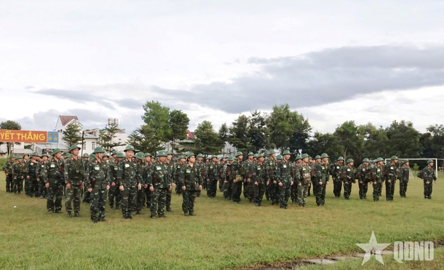 Sư đoàn 10 (Quân đoàn 34) diễn tập chỉ huy - cơ quan 1 bên 2 cấp