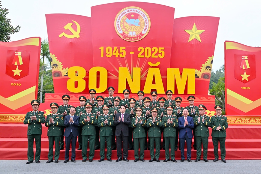 Chủ tịch nước Lương Cường dự Lễ kỷ niệm 80 năm Ngày truyền thống Lực lượng vũ trang Quân khu 3