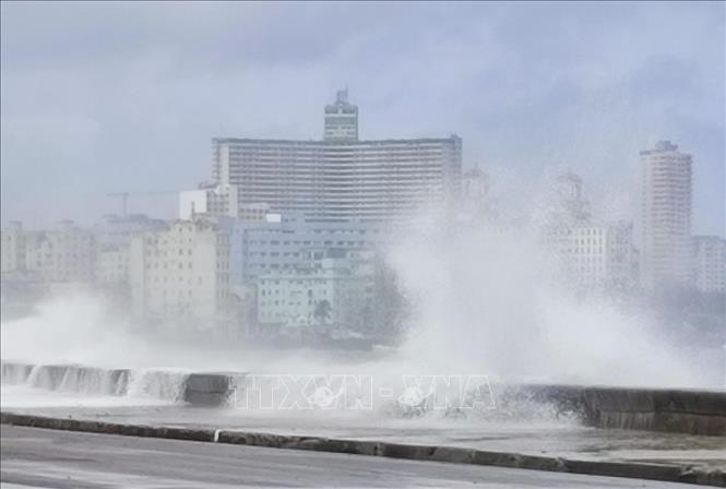 Cuba sơ tán hàng trăm nghìn người trước khi bão Melissa đổ bộ