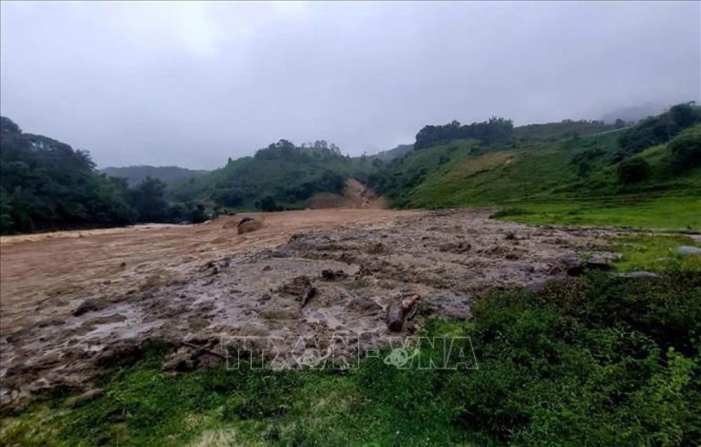 Quảng Ngãi có 5 thôn bị cô lập do lũ