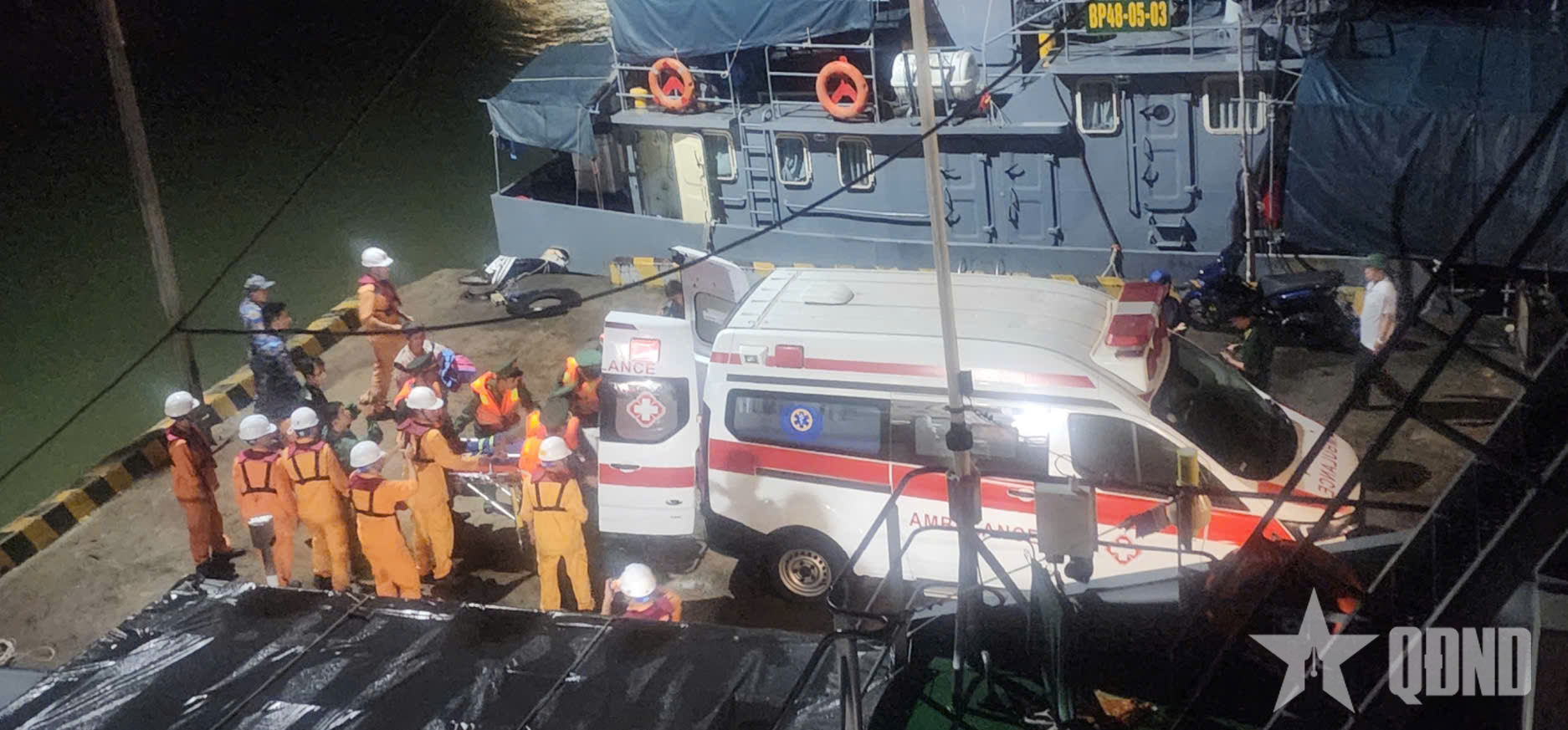 Cứu nạn thành công ngư dân tàu cá QNg 90459 TS bị nạn trên biển