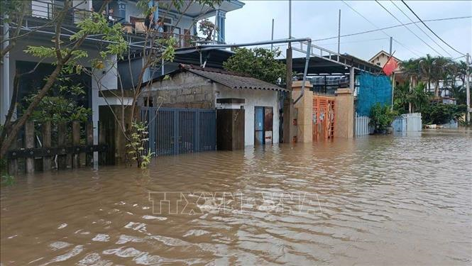 Huế: Lũ sông Hương xuống sát báo động 3, hơn 44.500 ngôi nhà bị ngập