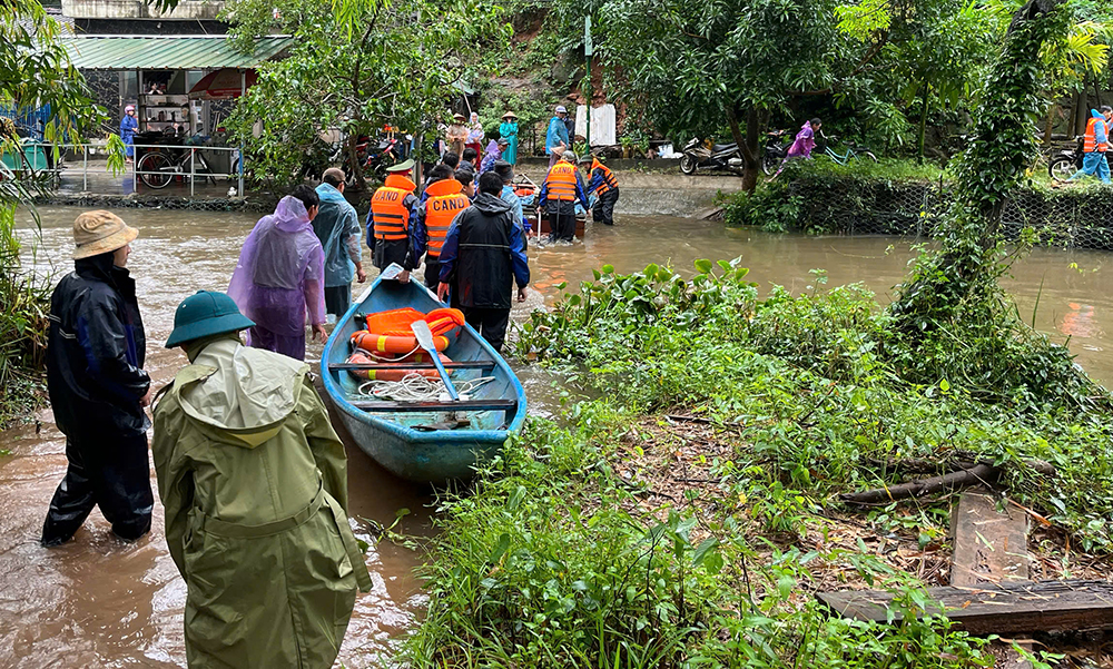 Quảng Ngãi: Nỗ lực tìm kiếm nạn nhân đuối nước