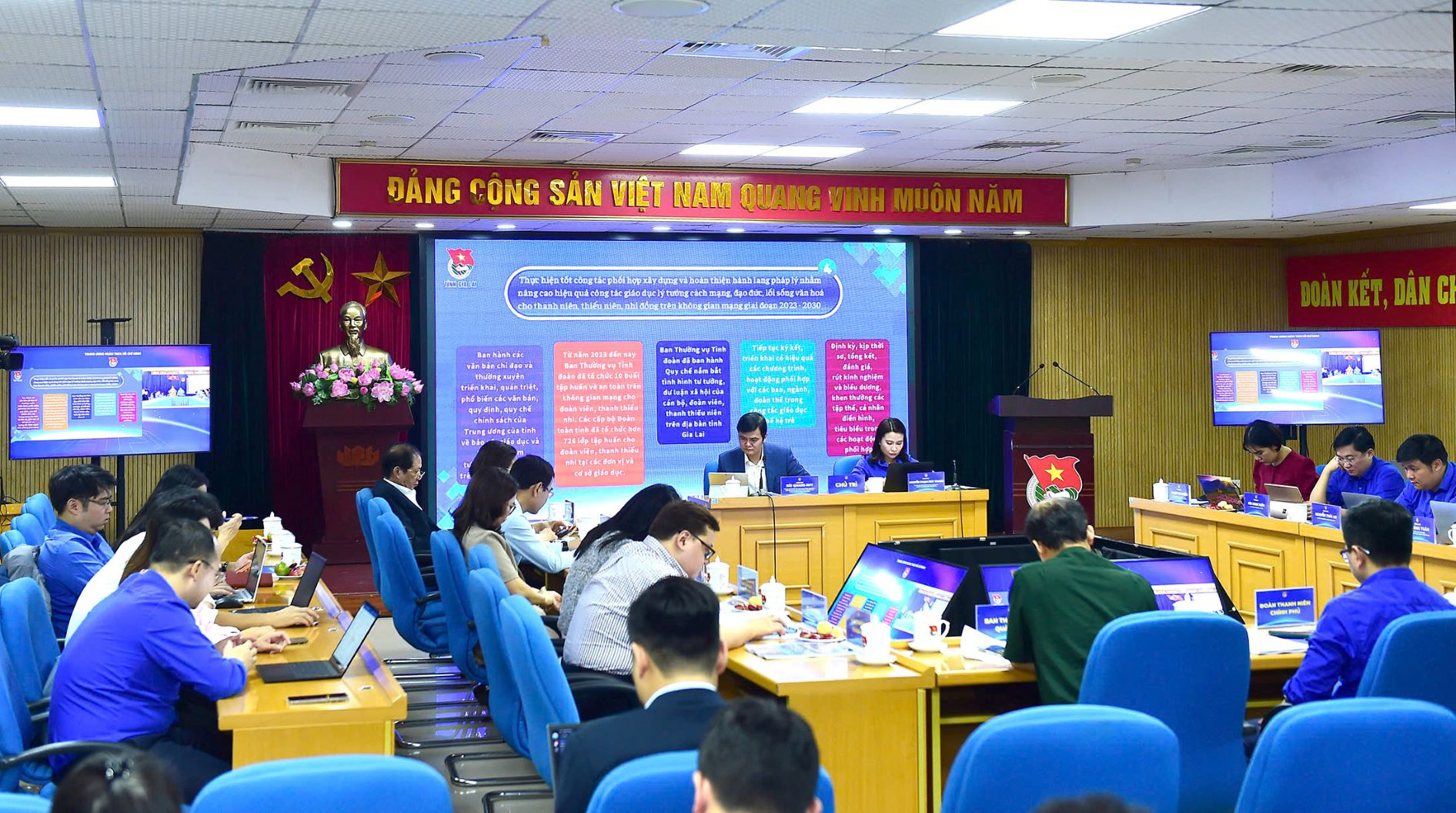 Nhiều cách làm hiệu quả trong giáo dục thanh niên trên không gian mạng