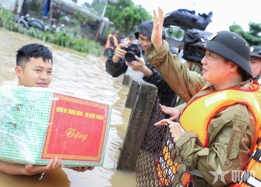 Phó thủ tướng Chính phủ Trần Hồng Hà: Ưu tiên đảm bảo an toàn tuyệt đối tính mạng người dân