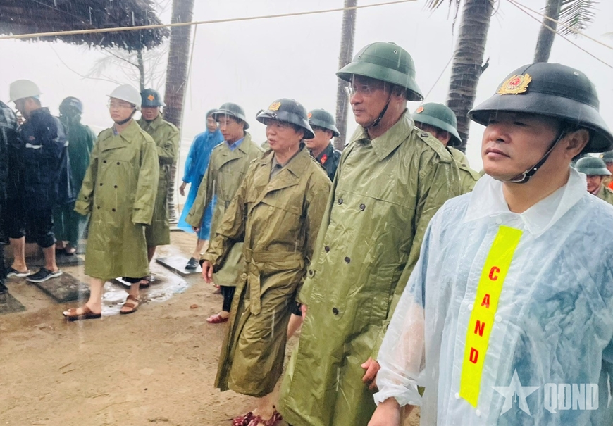 Phó thủ tướng Chính phủ Trần Hồng Hà: Ưu tiên đảm bảo an toàn tuyệt đối tính mạng người dân