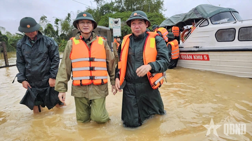 Phó thủ tướng Chính phủ Trần Hồng Hà: Ưu tiên đảm bảo an toàn tuyệt đối tính mạng người dân