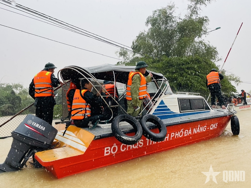Phó thủ tướng Chính phủ Trần Hồng Hà: Ưu tiên đảm bảo an toàn tuyệt đối tính mạng người dân