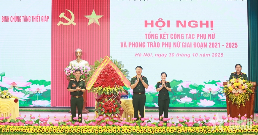 Phụ nữ Binh chủng Tăng thiết giáp: Người mẹ mẫu mực, người vợ đảm đang, người chị dịu dàng, người em duyên dáng