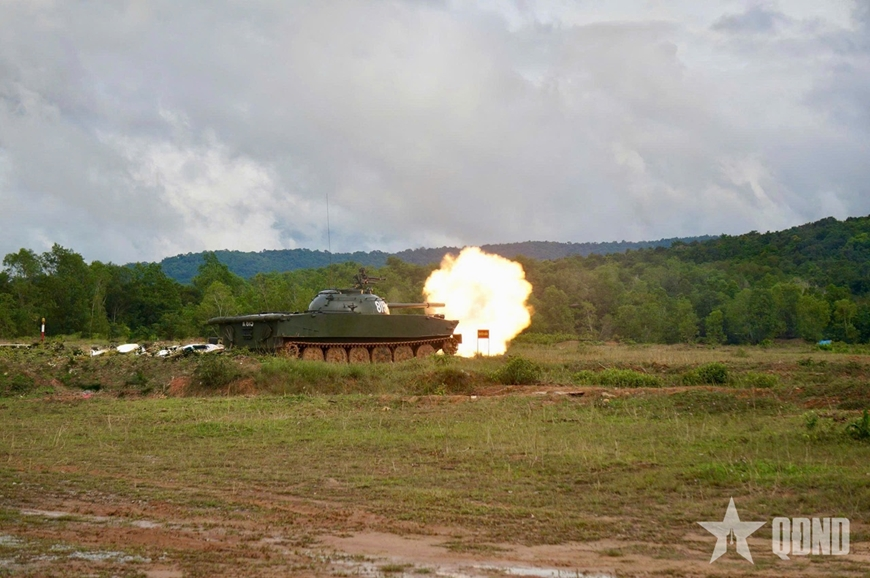 Quân khu 9: Xe tăng Lữ đoàn 950 khai hỏa, kiểm tra thực hành bắn