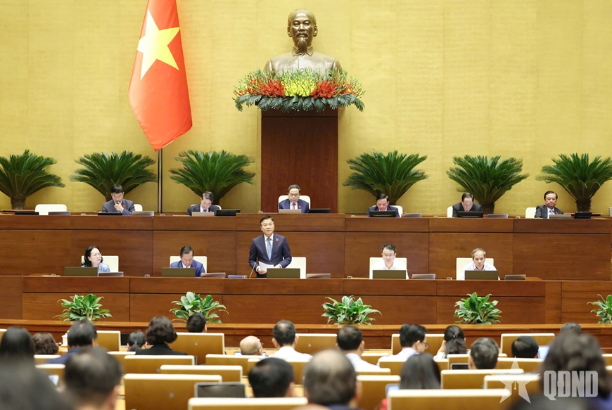 Tăng thu nhập công chức, đổi mới thể chế - "chìa khóa" thoát bẫy thu nhập trung bình