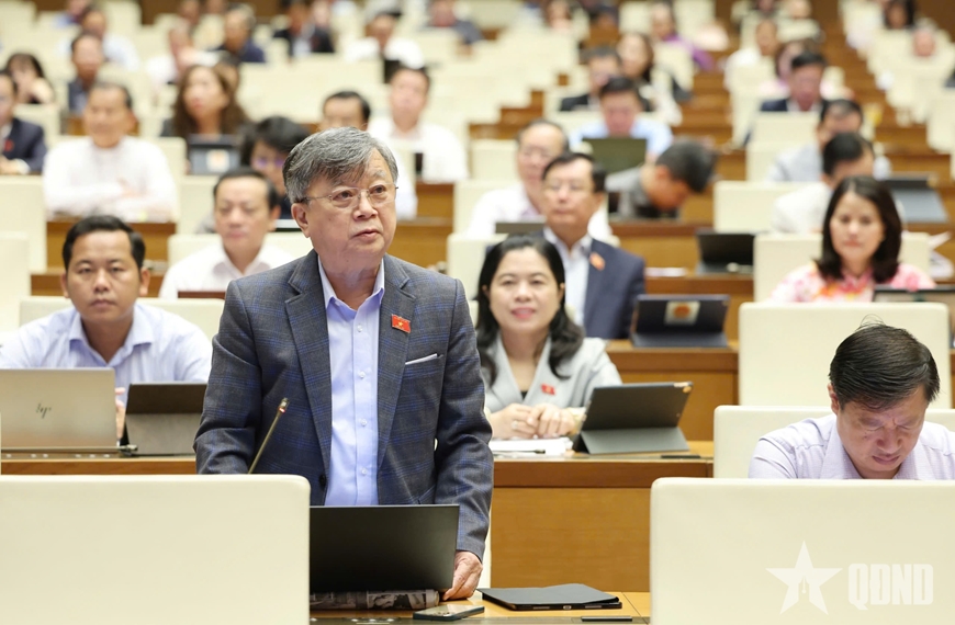 Tăng thu nhập công chức, đổi mới thể chế - "chìa khóa" thoát bẫy thu nhập trung bình