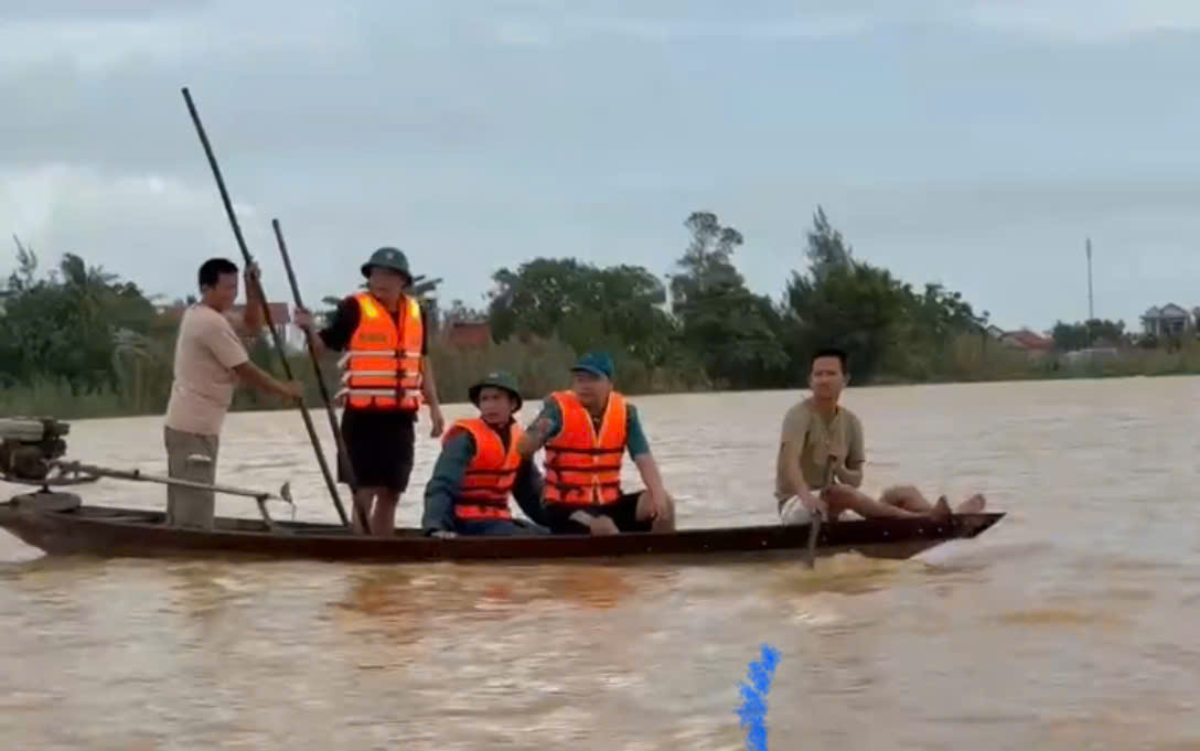 Huế: Tìm thấy 2 thi thể nạn nhân bị lũ cuốn