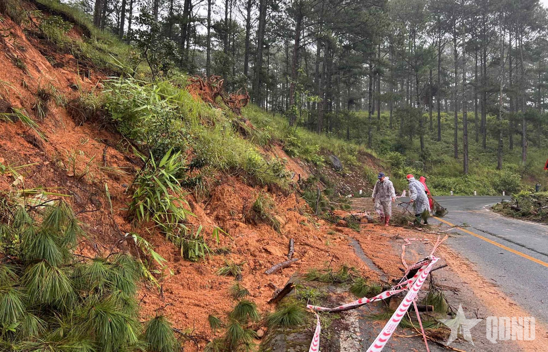 Lâm Đồng: Cấm lưu thông qua đèo D’ran do sạt lở