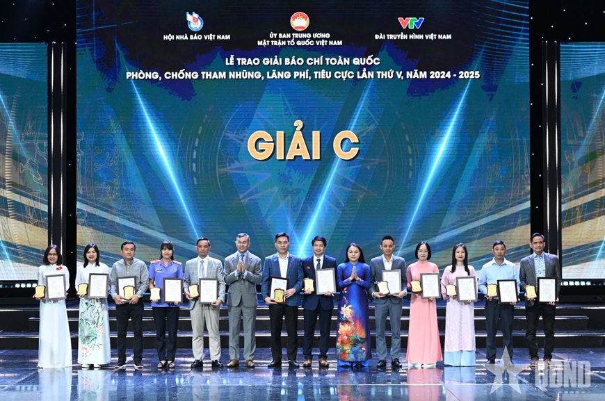 Thủ tướng Phạm Minh Chính dự Lễ trao Giải báo chí toàn quốc về phòng, chống tham nhũng, lãng phí, tiêu cực lần thứ V