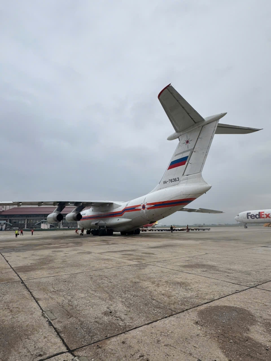 Chuyên cơ Nga hạ cánh tại Nội Bài, chở 30 tấn hàng giúp Việt Nam