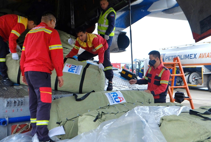 Chuyên cơ Nga hạ cánh tại Nội Bài, chở 30 tấn hàng giúp Việt Nam
