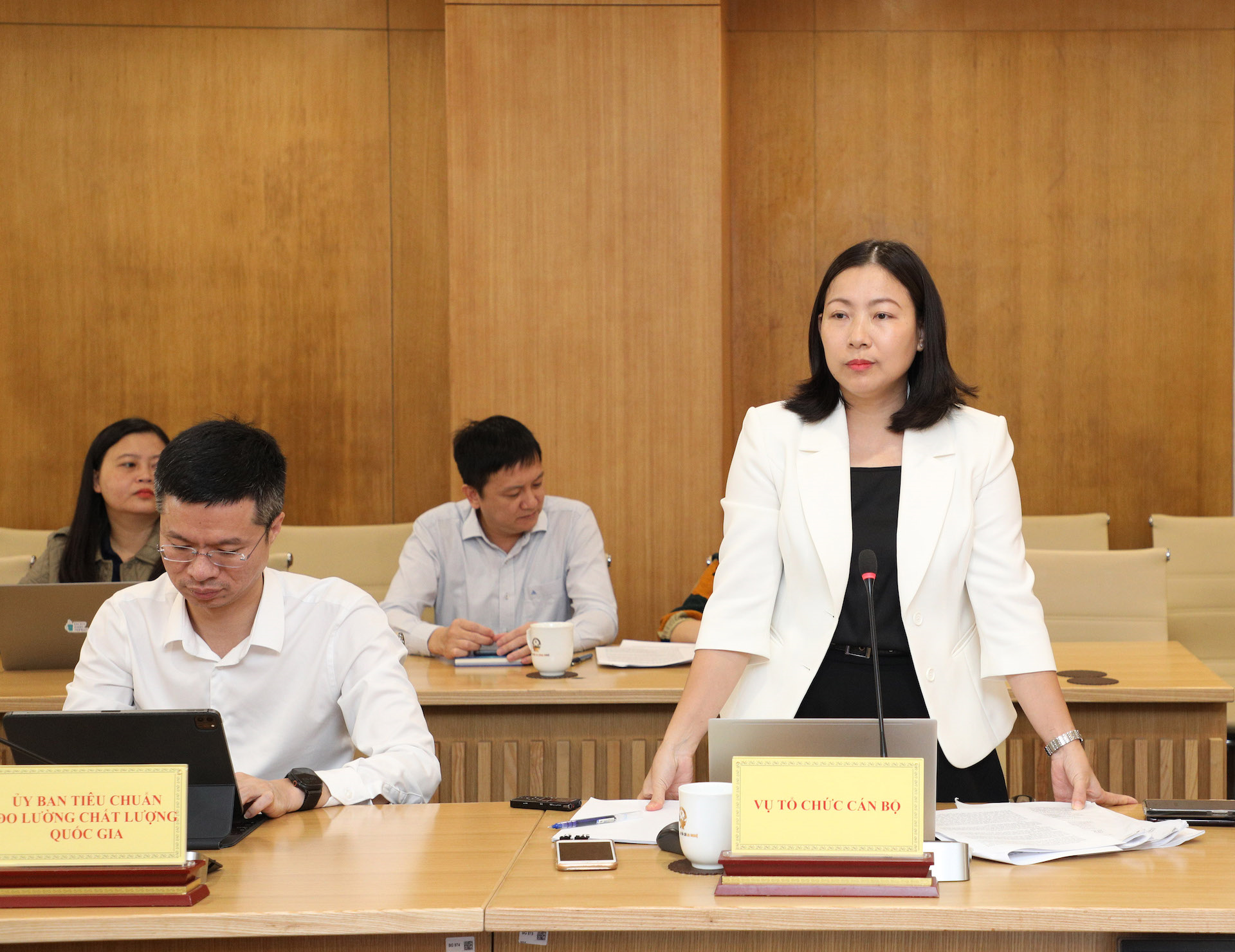 Gỡ nút thắt về tuyển dụng lao động