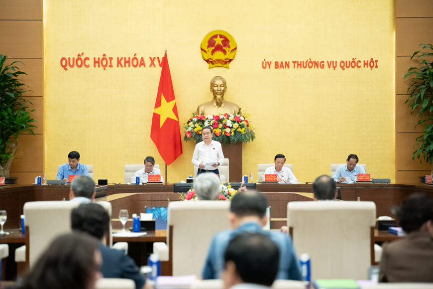 Quốc hội tạo lập hành lang pháp lý cho công cuộc đổi mới-Bài 3: Quốc hội - nơi hội tụ của “ý Đảng, lòng dân” (Tiếp theo và hết)