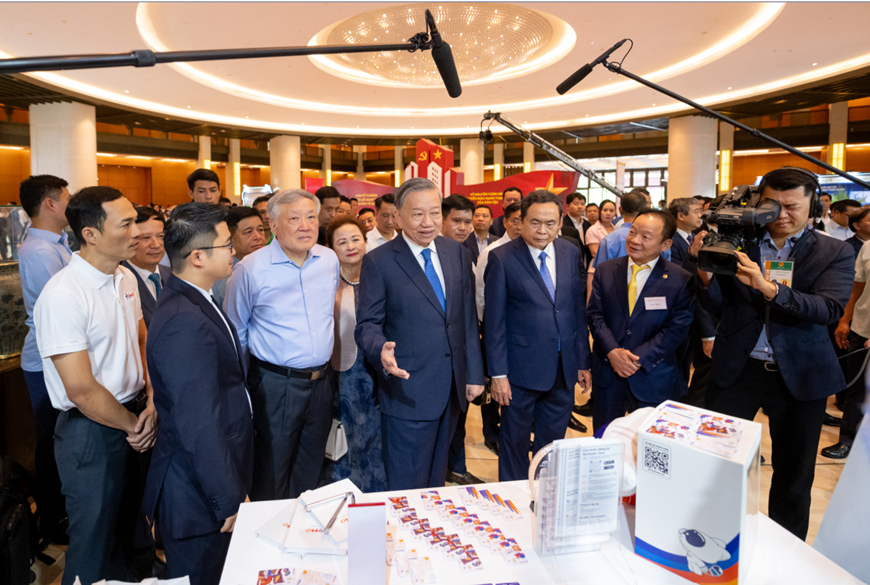 Quốc hội tạo lập hành lang pháp lý cho công cuộc đổi mới-Bài 3: Quốc hội - nơi hội tụ của “ý Đảng, lòng dân” (Tiếp theo và hết)