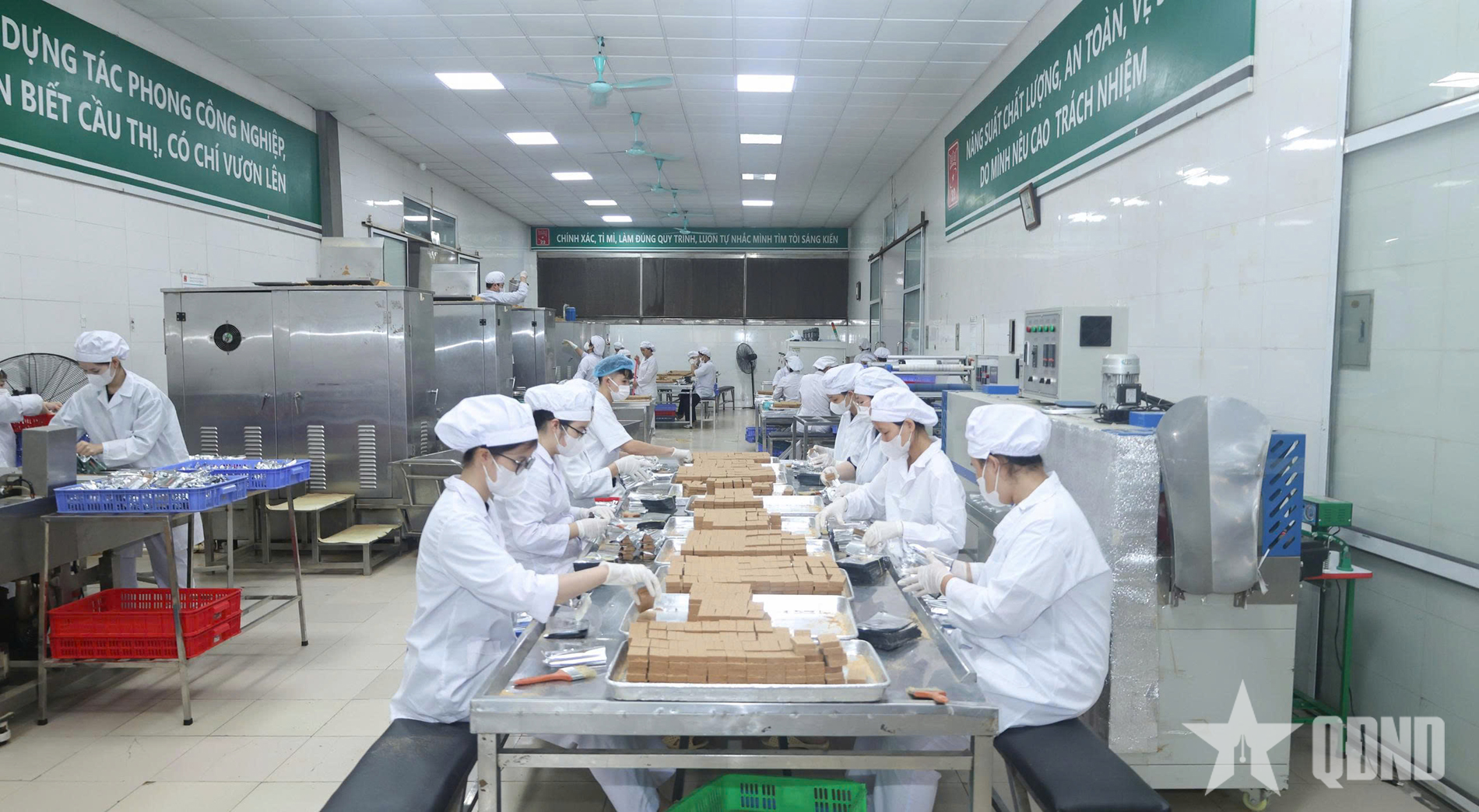 Công ty Cổ phần 22 khẩn trương đẩy mạnh sản xuất, hoàn thành nhiệm vụ cứu trợ đồng bào bị ảnh hưởng bởi bão lũ