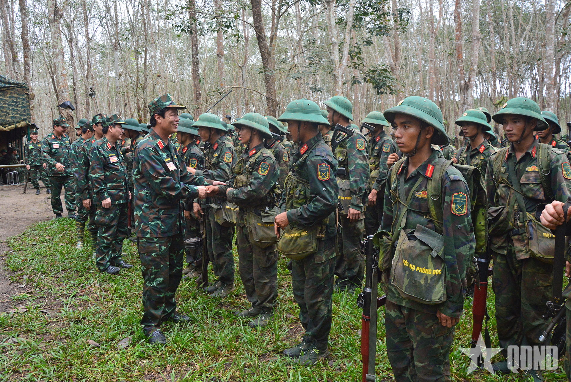 Sư đoàn 10 hoàn thành xuất sắc nhiệm vụ diễn tập chỉ huy-cơ quan 1 bên 2 cấp ngoài thực địa