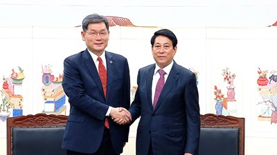 View - 	Chủ tịch nước Lương Cường tiếp Chủ tịch Quỹ giao lưu quốc tế Hàn Quốc