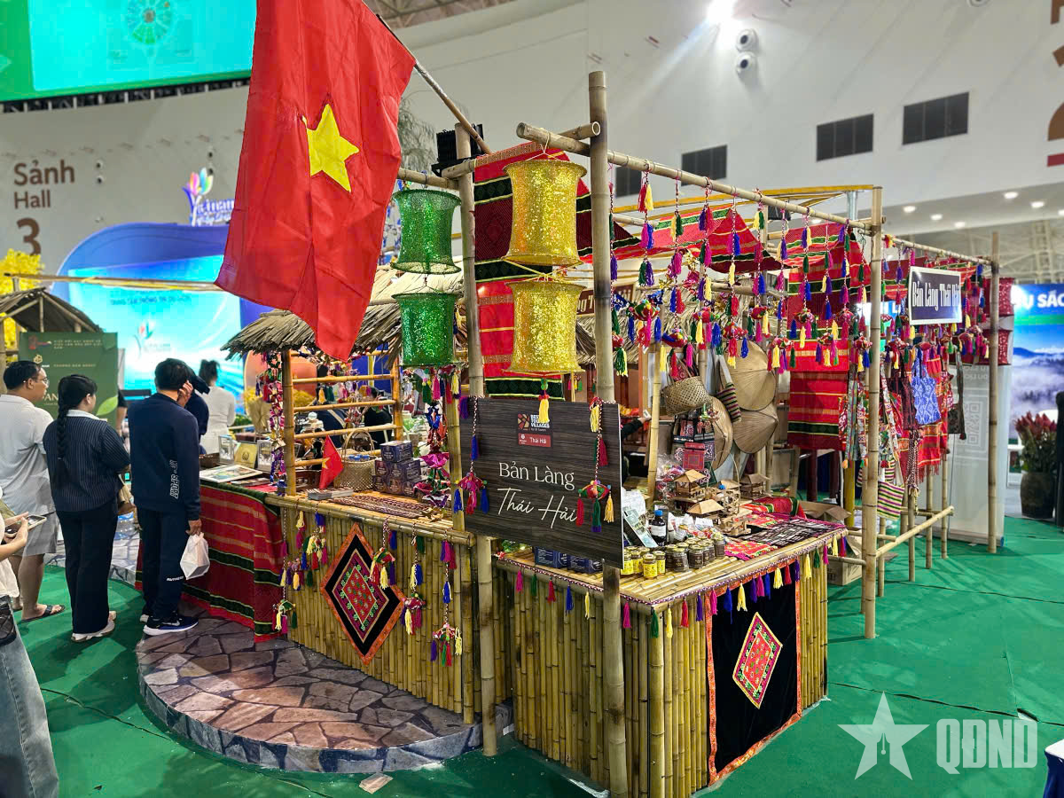 Bản làng Thái Hải - Sắc màu văn hóa dân tộc Tày tại Hội chợ Mùa thu