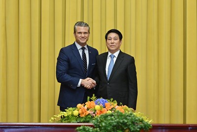 View - 	Chủ tịch nước Lương Cường tiếp Bộ trưởng Bộ Chiến tranh Hoa Kỳ