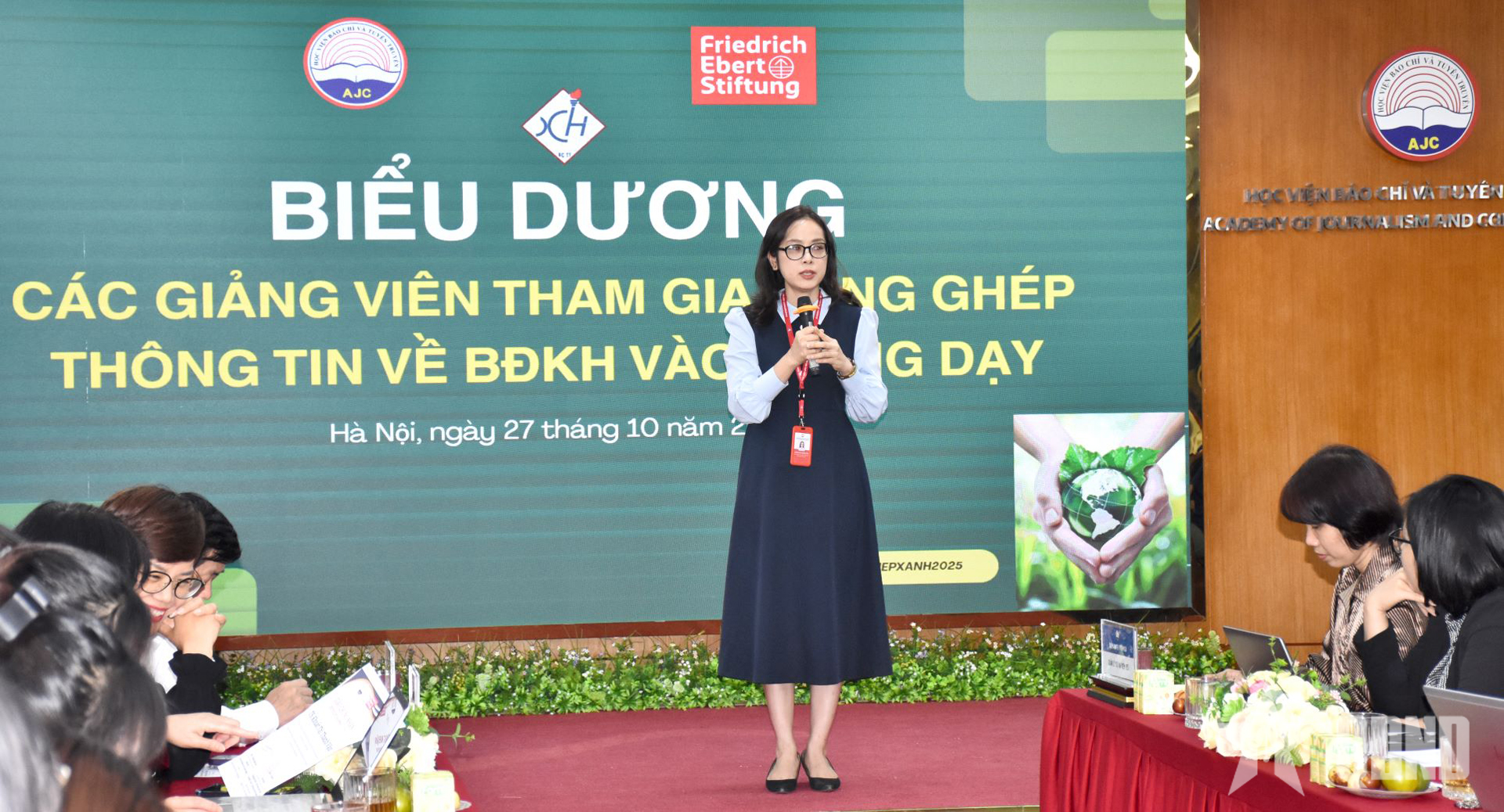 Sáp nhập đại học - tránh tạo những “người khổng lồ chân đất sét”