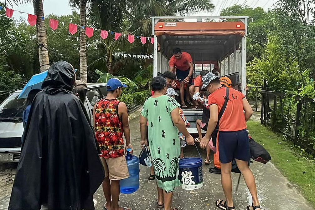 Philippines sơ tán hàng nghìn người trước khi bão Kalmaegi đổ bộ