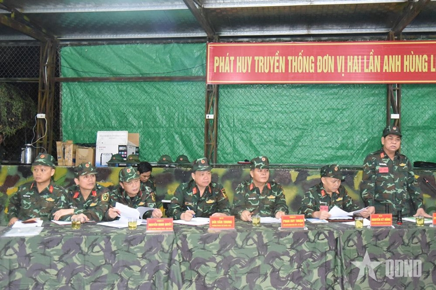 Bộ CHQS tỉnh Nghệ An: Diễn tập chỉ huy - tham mưu 1 bên, 2 cấp trên bản đồ và ngoài thực địa