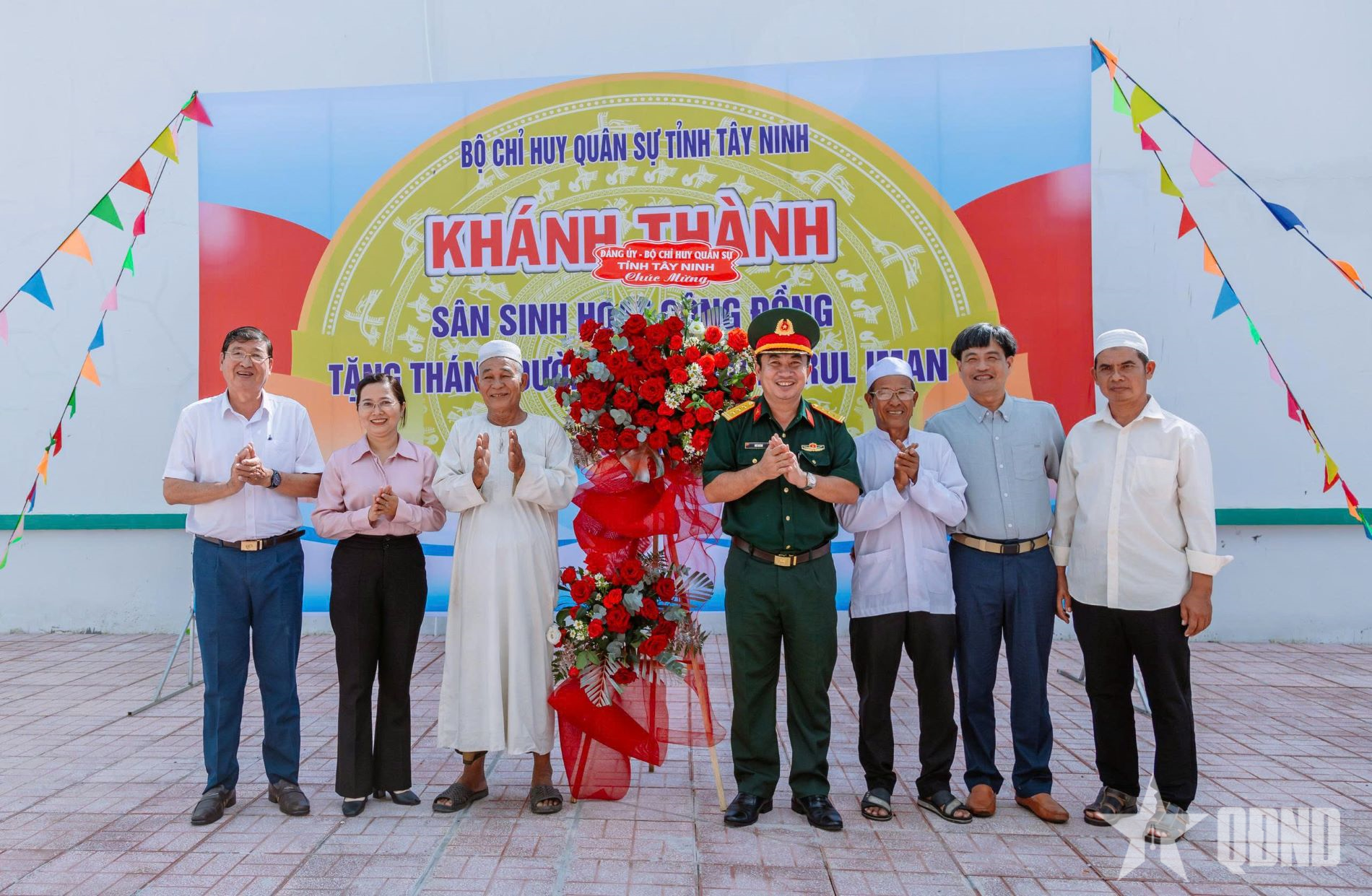 Bộ CHQS tỉnh Tây Ninh khánh thành sân sinh hoạt cộng đồng tặng Thánh đường Hồi giáo Nurul Iman