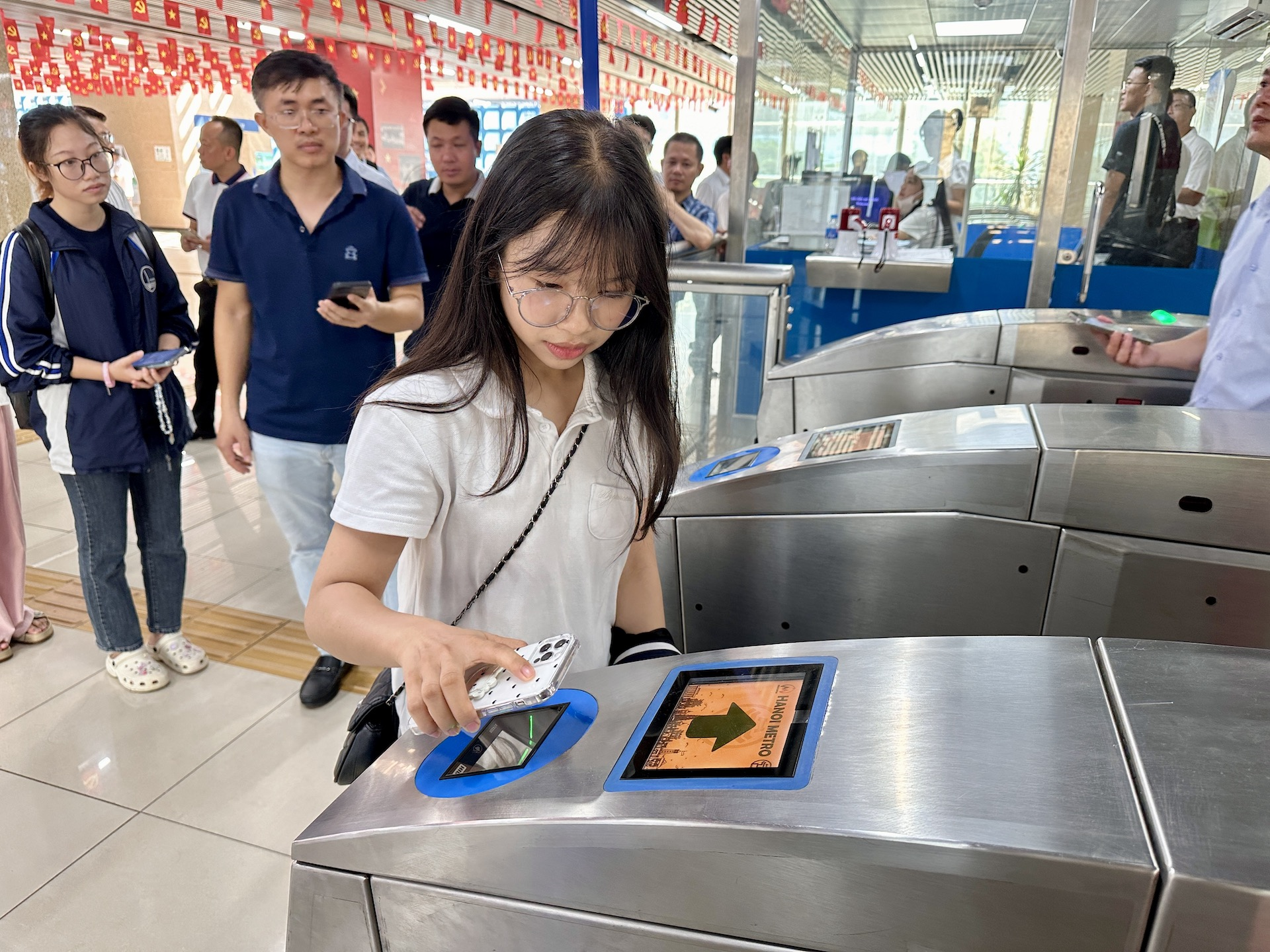 Hà Nội Metro thực hiện soát vé định danh trên tuyến Cát Linh - Hà Đông