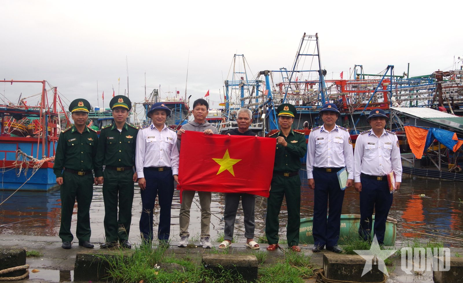 Vùng Cảnh sát biển 2 tuyên truyền phòng, chống khai thác IUU