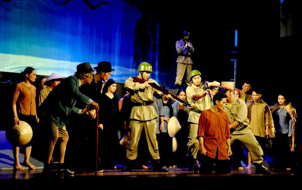 Thách thức khi dựng các vở chèo đề tài hiện đại