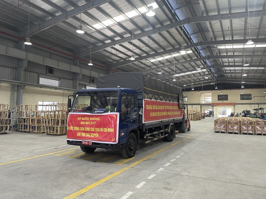 Nhà máy Z117 ra quân bàn giao tượng chân dung Chủ tịch Hồ Chí Minh đến các đơn vị hành chính cấp xã