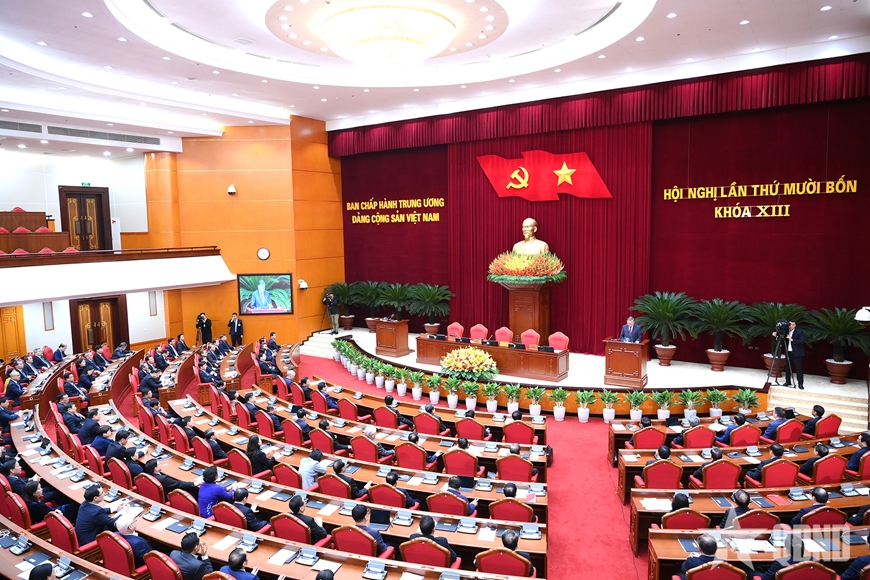 Ngày làm vi%u1EC7c th%u1EE9 hai và b%u1EBF m%u1EA1c H%u1ED9i ngh%u1ECB Trung %u01B0%u01A1ng 14 khóa XIII