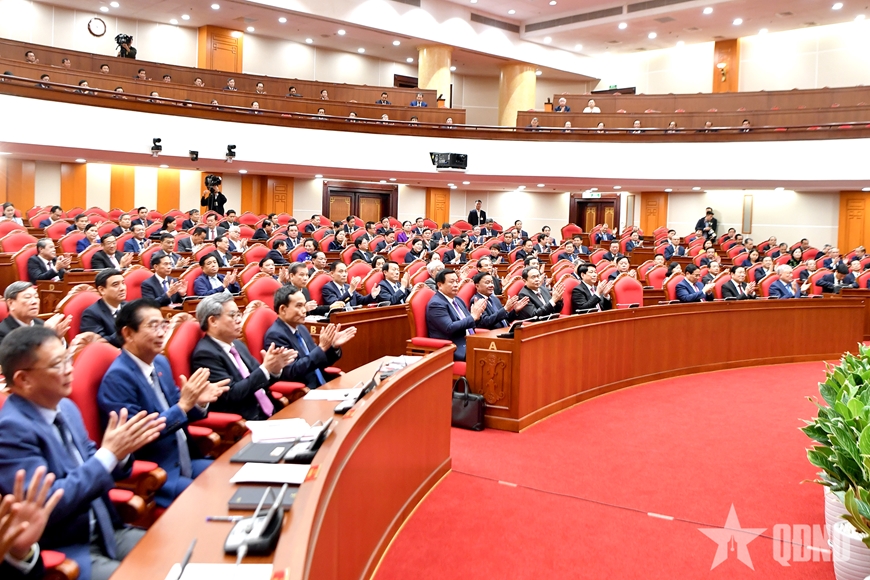 Ngày làm vi%u1EC7c th%u1EE9 hai và b%u1EBF m%u1EA1c H%u1ED9i ngh%u1ECB Trung %u01B0%u01A1ng 14 khóa XIII