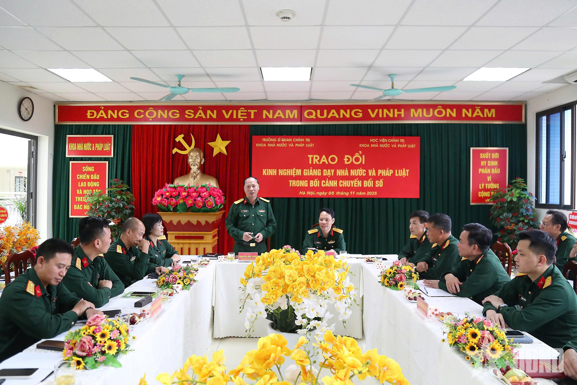 Trao đổi kinh nghiệm giảng dạy về Nhà nước và pháp luật