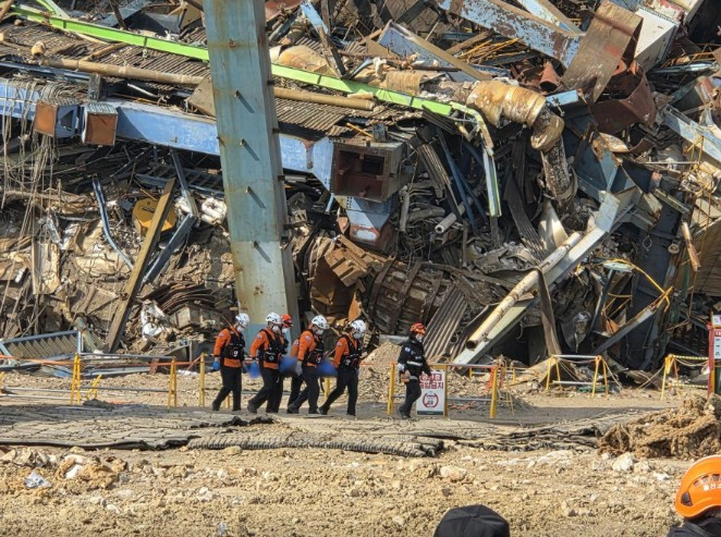 Phát hiện thi thể 2 công nhân vụ sập tháp nhà máy nhiệt điện ở Hàn Quốc