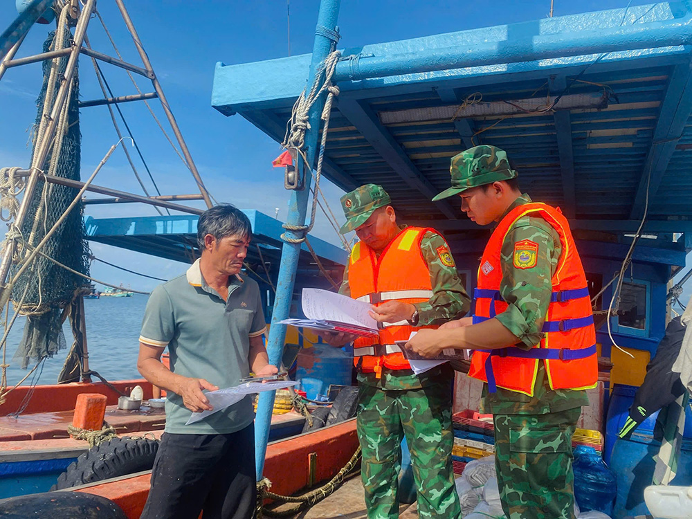Quyết tâm đẩy lùi khai thác IUU trên biên giới biển Hà Tiên