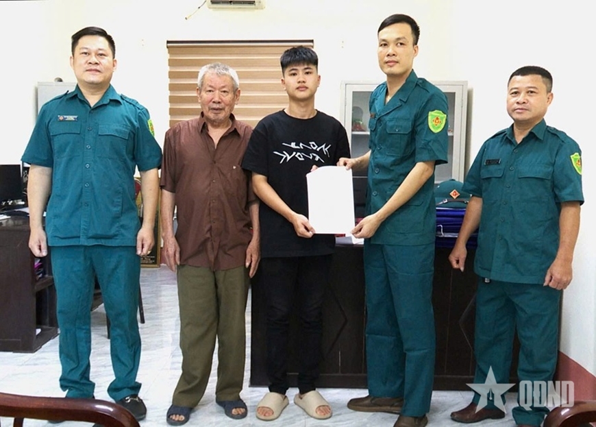 Những lá đơn mang khát vọng cống hiến