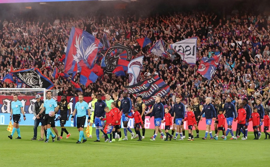 Kiếm lời từ sứ giả trận đấu