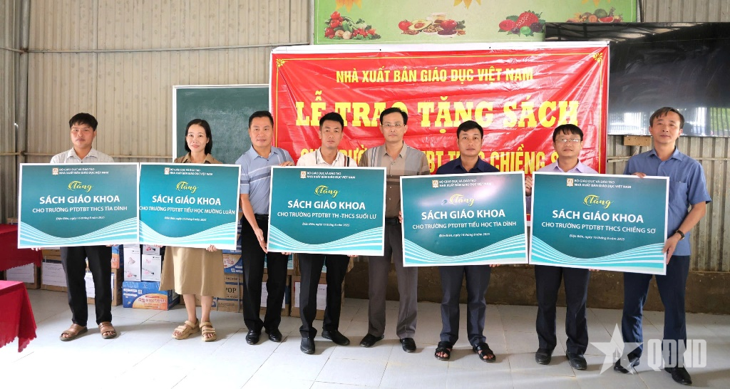 Nhà xuất bản Giáo dục Việt Nam: Sẵn sàng hỗ trợ sách, đồ dùng học tập nhanh nhất cho học sinh vùng bão lũ