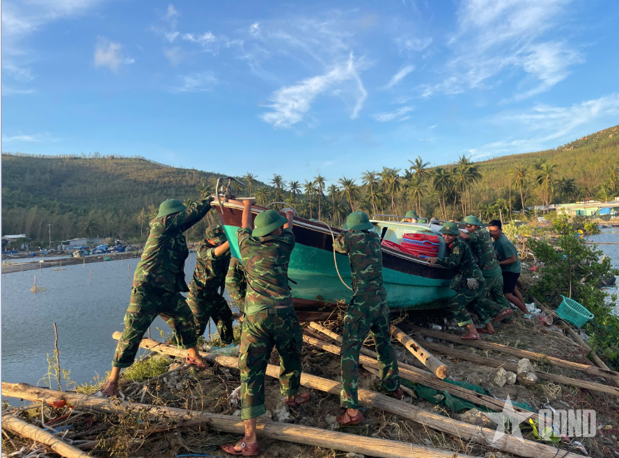 Những ánh sao trong bão, lũ