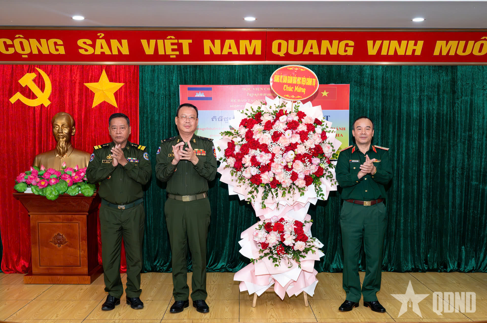 Học viện Chính trị gặp mặt kỷ niệm 72 năm Quốc khánh Vương quốc Campuchia