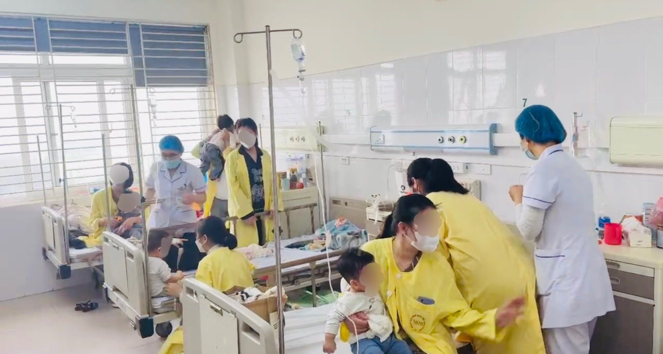 Hà Nội: Nhiều trẻ mắc cúm A nhập viện