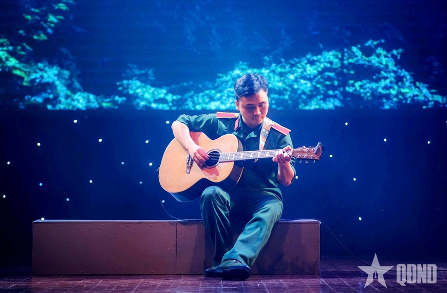 Trung úy QNCN Nguyễn Tiến Đức gửi gắm tình yêu Tổ quốc qua âm nhạc